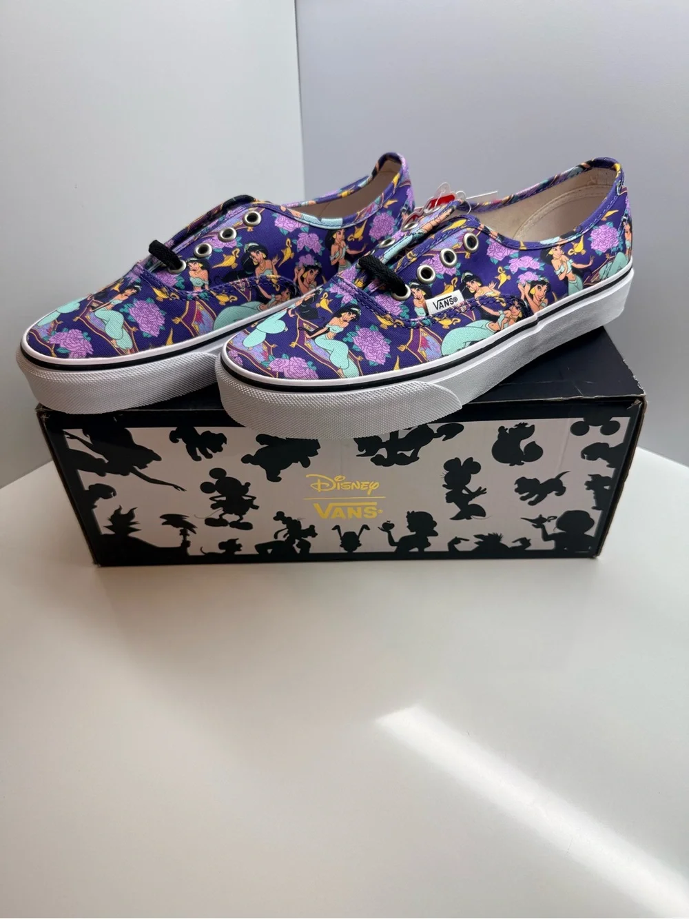 Vans Authentic x Disney “Princess Jasmine” Limited Edition (2015) — Women’s 7